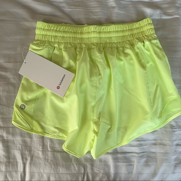 NWT lululemon faded zap hotty hot high rise shorts 2.5” - Picture 2 of 14